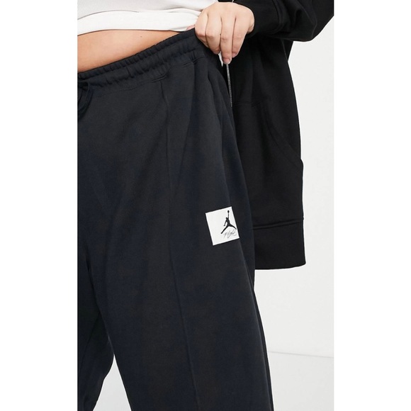 🔥🆕 NIKE JORDAN ESSENTIAL SWEATPANTS🔥🆕 - Picture 5 of 6